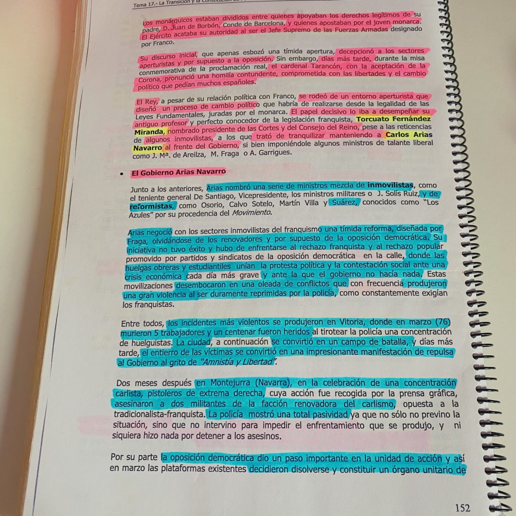 Imagen tema subrayado con dos o tres colores pero sin distinguir información relevante o apartados.